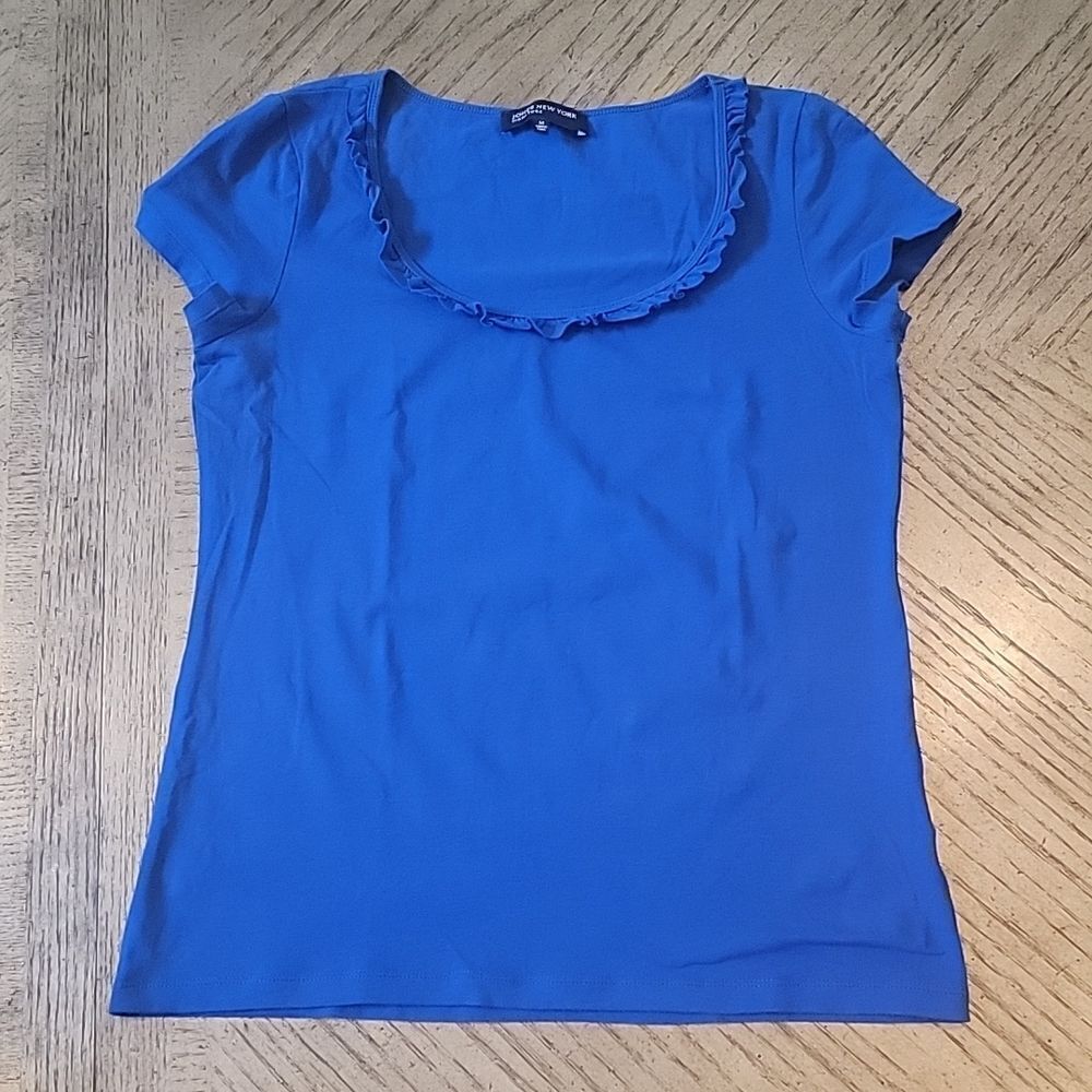 Royal blue t shirt size M Jones New York 💙